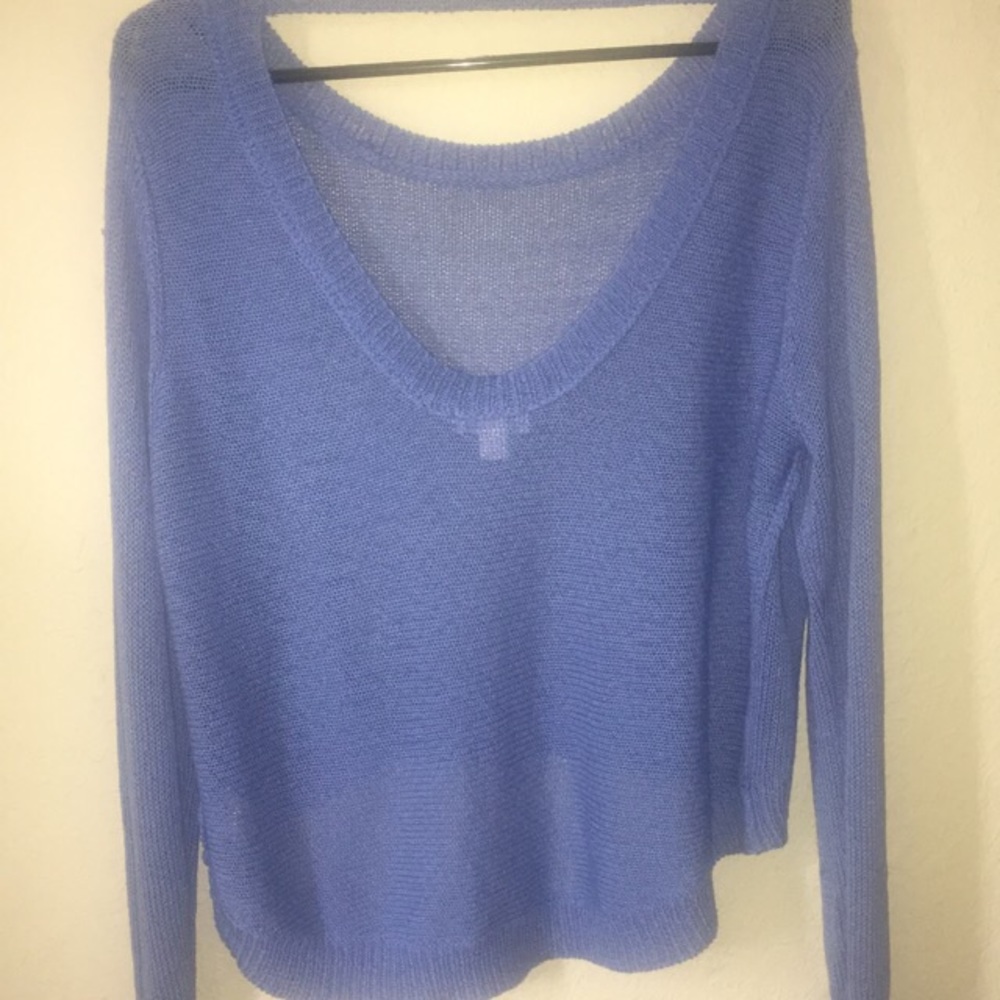 Cute blue top